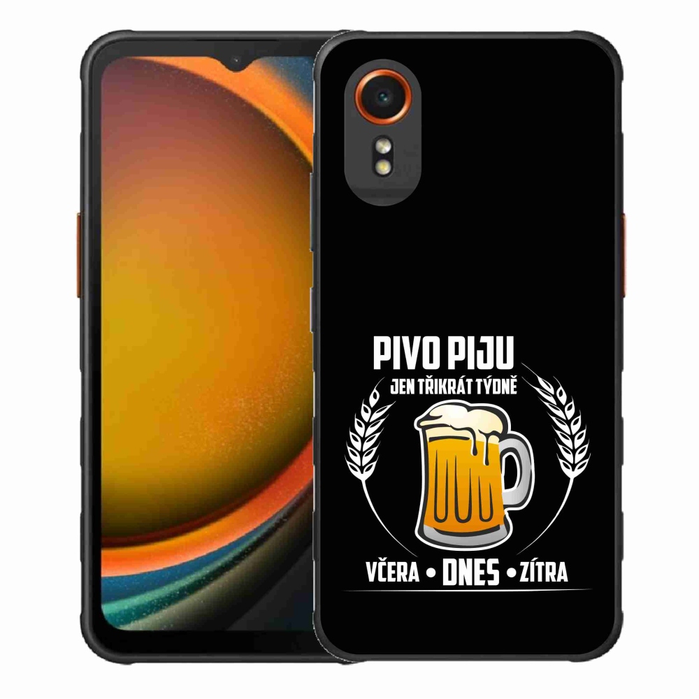 Gél borítás mmCase Samsung Galaxy Xcover 7 - sör motívum fekete háttérrel