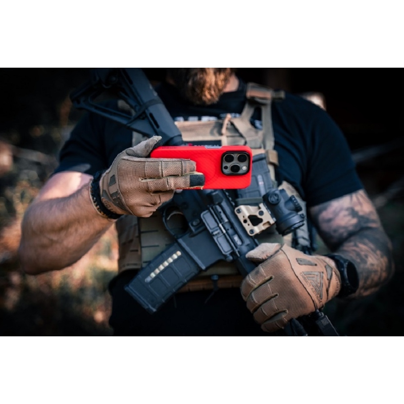 Taktikai MagForce Aramid Bloody Mary Limited Edition borító az Apple iPhone 14 Pro készülékhez