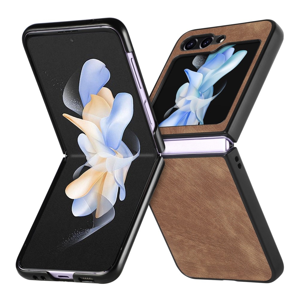 Vintage műanyag borítás műbőrrel Samsung Galaxy Z Flip6 5G - barna