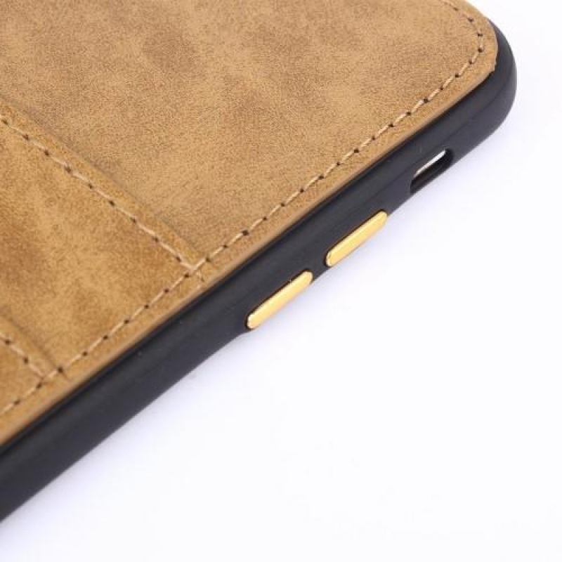Szegecselt zselés tok PU bőr hátlappal és rekesszel iPhone 8 Plus és 7 Plus készülékhez - bézs színben